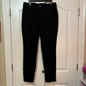 NWT Chico’s Secret Stretch Black Jeggings size 2T/ 12R US